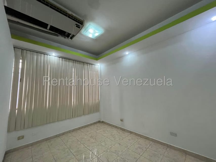Comercial (Oficina) en Venta en Avenida Bolivar, Aragua - 11