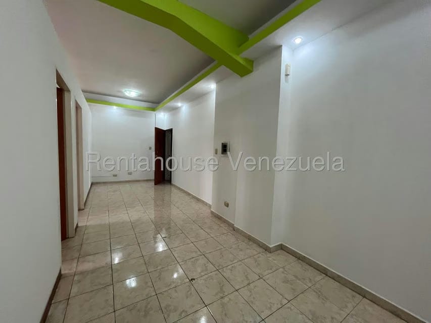 Comercial (Oficina) en Venta en Avenida Bolivar, Aragua - 4