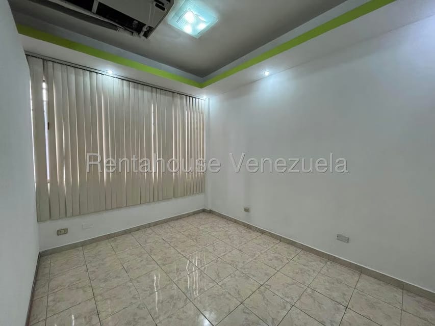 Comercial (Oficina) en Venta en Avenida Bolivar, Aragua - 10