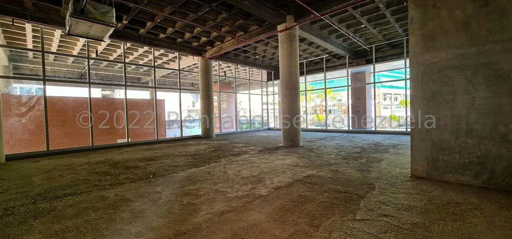 LOCAL COMERCIAL EN VENTA – YENNIEF ROJAS - 2
