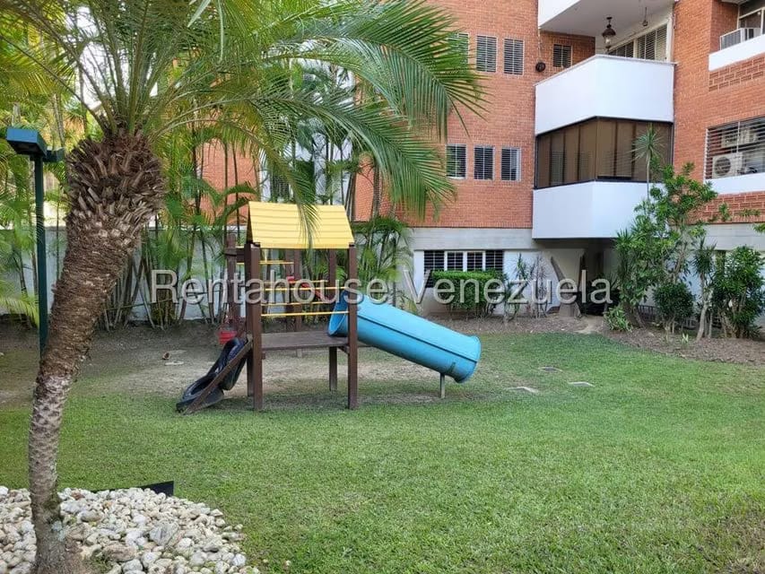 Apartamento (Duplex) en Venta en Los Samanes, Distrito Metropolitano - 28