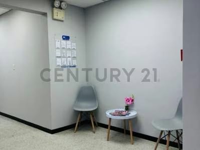 Oficina en alquiler en la Torre empresarial del Centro Médico de Caracas - 2