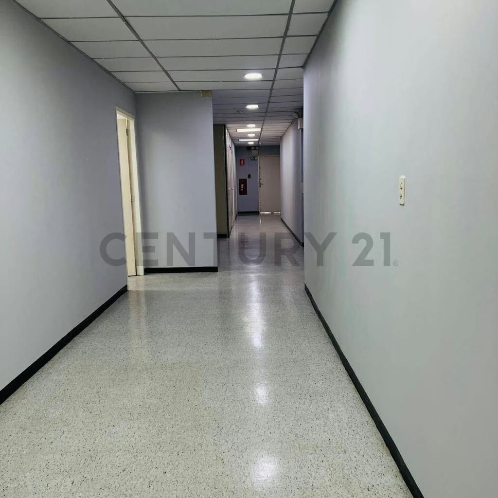 Oficina en alquiler en la Torre empresarial del Centro Médico de Caracas - 3