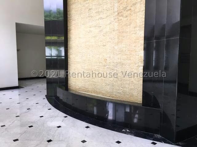 Apartamento (Duplex) en Venta en La Florida, Distrito Metropolitano - 3