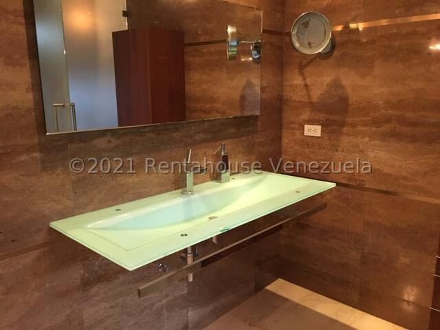 Apartamento (Duplex) en Venta en La Florida, Distrito Metropolitano - 50