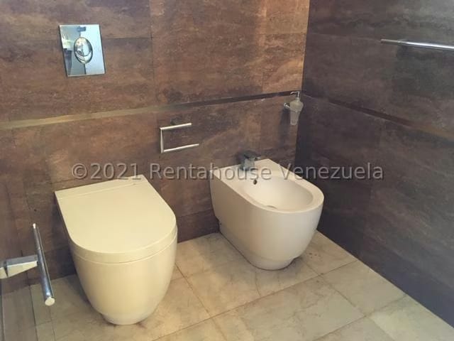 Apartamento (Duplex) en Venta en La Florida, Distrito Metropolitano - 51