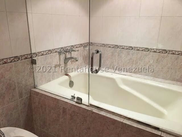 Apartamento (Duplex) en Venta en La Florida, Distrito Metropolitano - 56