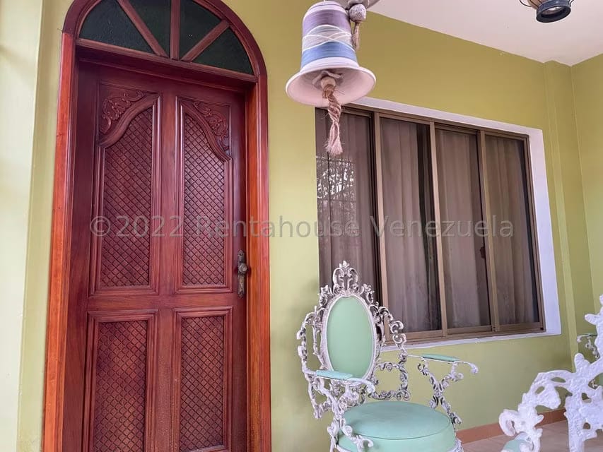 Casa (Multipes Niveles) en Venta en Guatire, Miranda - 2