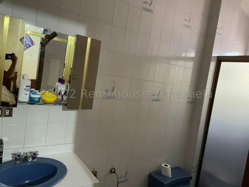 Casa (Multipes Niveles) en Venta en Guatire, Miranda - 16