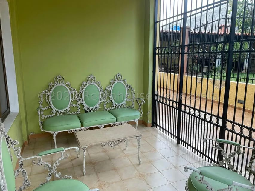 Casa (Multipes Niveles) en Venta en Guatire, Miranda - 3