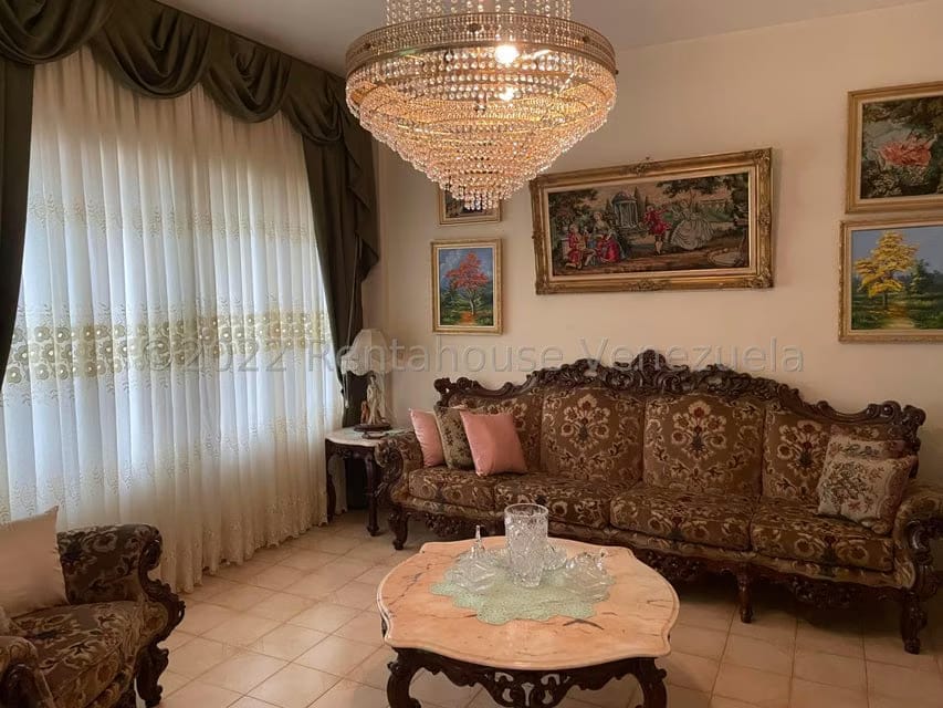 Casa (Multipes Niveles) en Venta en Guatire, Miranda - 4