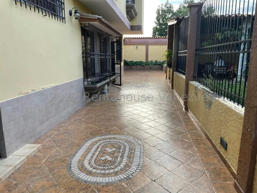 Casa (Multipes Niveles) en Venta en Guatire, Miranda - 35