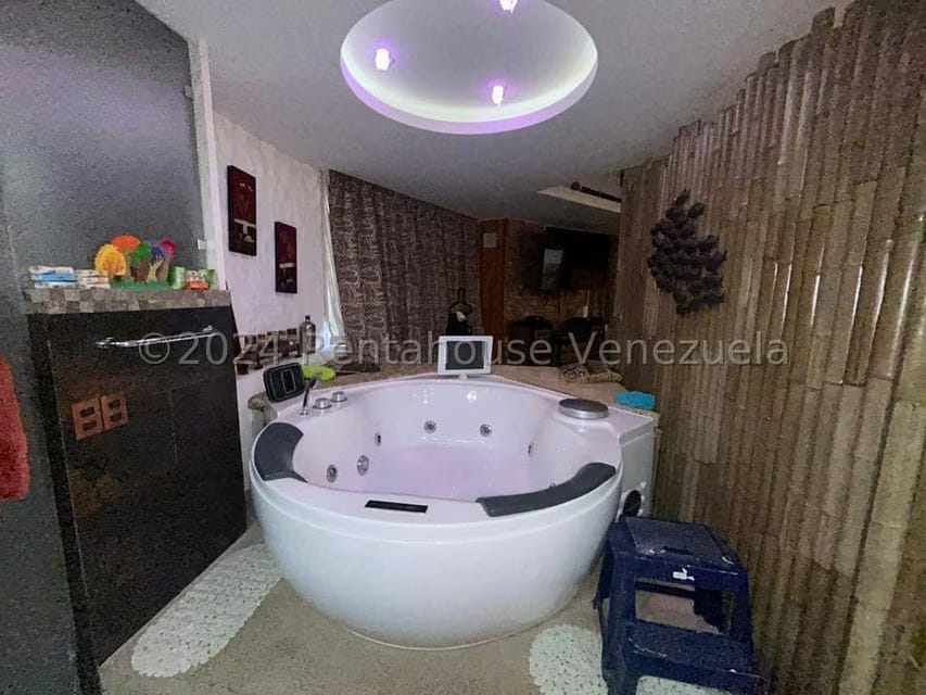 Casa (Multipes Niveles) en Venta en Monterrey, Distrito Metropolitano - 59