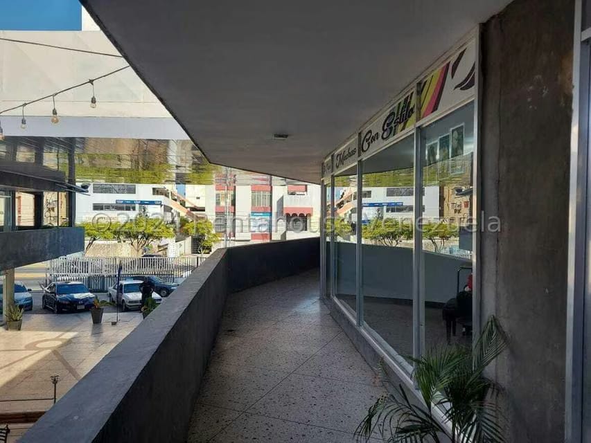 Comercial (Local Comercial) en Alquiler en Avenida Bella Vista, Zulia - 4