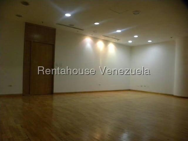 Comercial (Local Comercial) en Alquiler en El Rosal, Distrito Metropolitano - 6