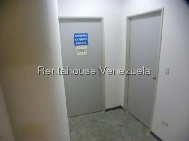 Comercial (Local Comercial) en Alquiler en El Rosal, Distrito Metropolitano - 10