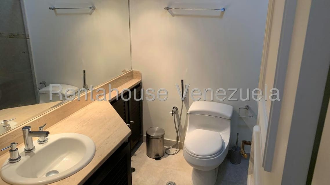 Apartamento (1 Nivel) en Alquiler en La Castellana, Distrito Metropolitano - 12