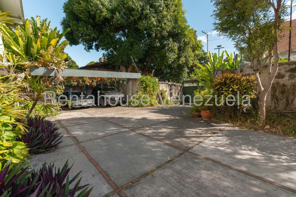Casa (Multipes Niveles) en Venta en Los Chorros, Distrito Metropolitano - 3