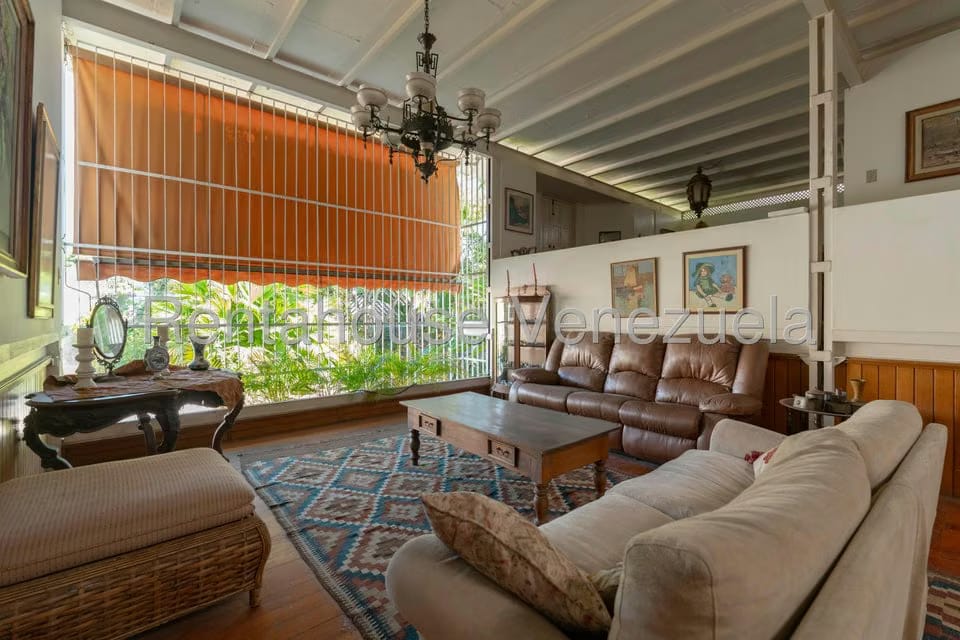 Casa (Multipes Niveles) en Venta en Los Chorros, Distrito Metropolitano - 25