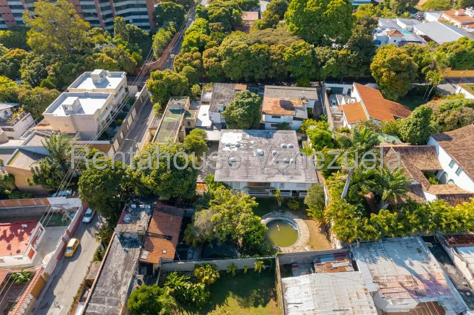Casa (Multipes Niveles) en Venta en Los Chorros, Distrito Metropolitano - 32