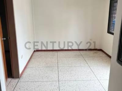 Venta de Edificio detras de Edificio Miranda con 4 apartamentos tipo estudio - 5