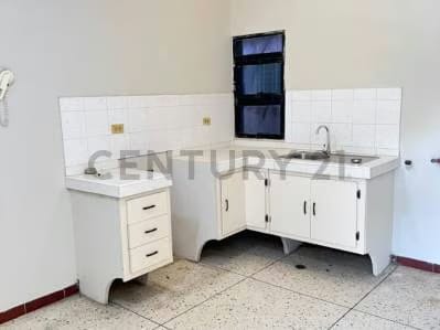 Venta de Edificio detras de Edificio Miranda con 4 apartamentos tipo estudio - 10