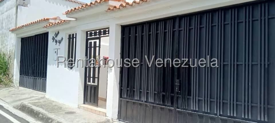 Casa (Multipes Niveles) en Venta en El Country, Trujillo - 3