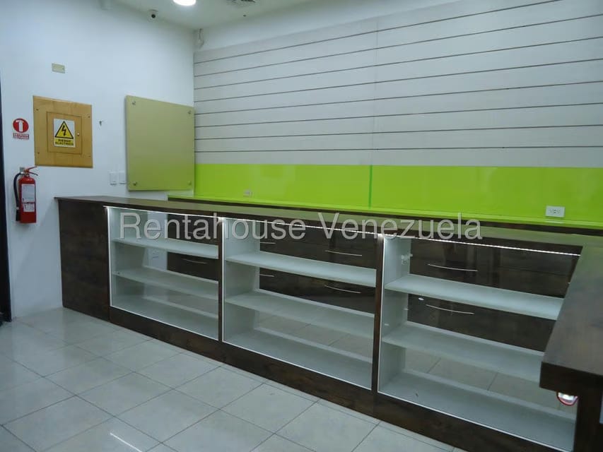 Comercial (Local Comercial) en Alquiler en Parroquia Catedral, Distrito Metropolitano - 2