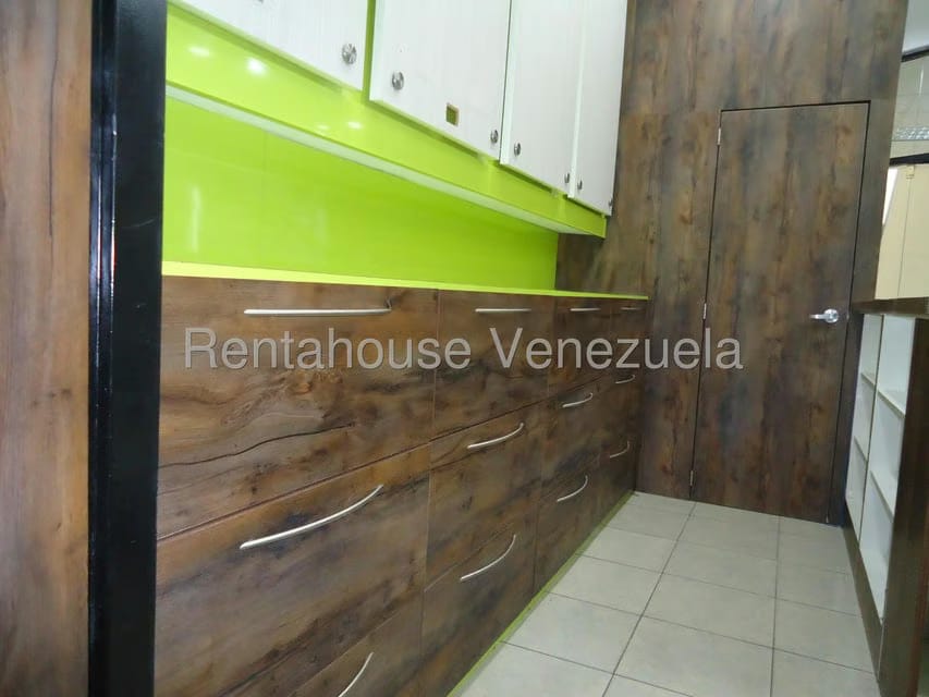 Comercial (Local Comercial) en Alquiler en Parroquia Catedral, Distrito Metropolitano - 5