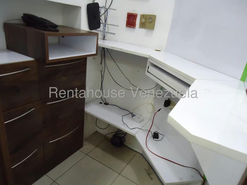 Comercial (Local Comercial) en Alquiler en Parroquia Catedral, Distrito Metropolitano - 9
