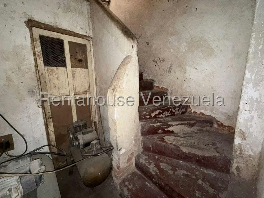 Comercial (Local Comercial) en Venta en Parroquia Santa Teresa, Distrito Metropolitano - 18