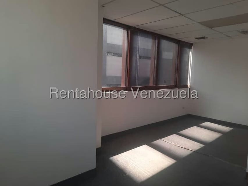 Comercial (Oficina) en Alquiler en La Urbina, Distrito Metropolitano - 4