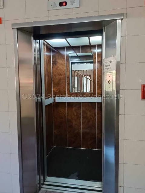 Apartamento (Duplex) en Venta en Las Acacias, Distrito Metropolitano - 6