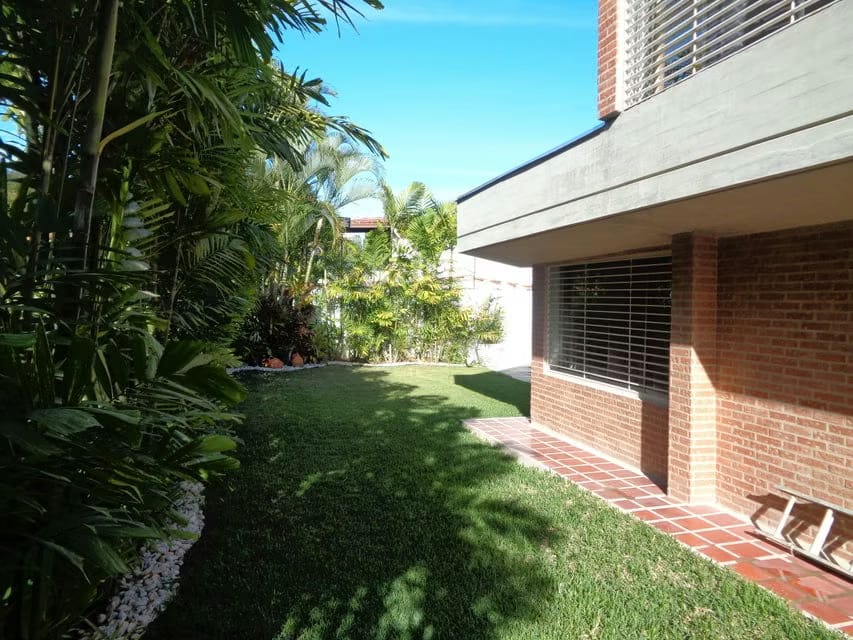 Casa (Contemporaneo) en Venta en Macaracuay, Distrito Metropolitano - 2