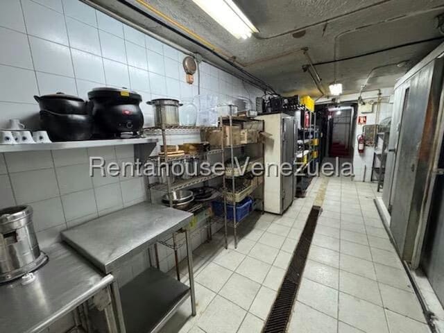 Comercial (Local Comercial) en Alquiler en El Hatillo, Distrito Metropolitano - 23