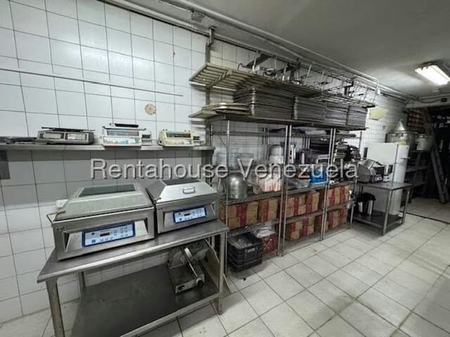 Comercial (Local Comercial) en Alquiler en El Hatillo, Distrito Metropolitano - 33