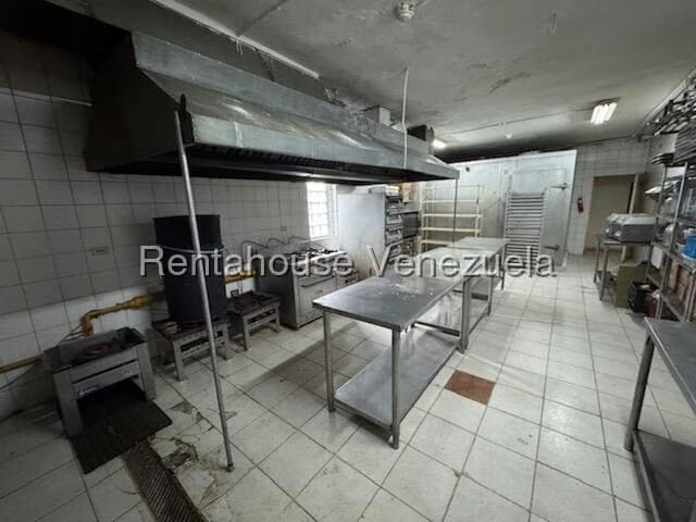 Comercial (Local Comercial) en Alquiler en El Hatillo, Distrito Metropolitano - 35