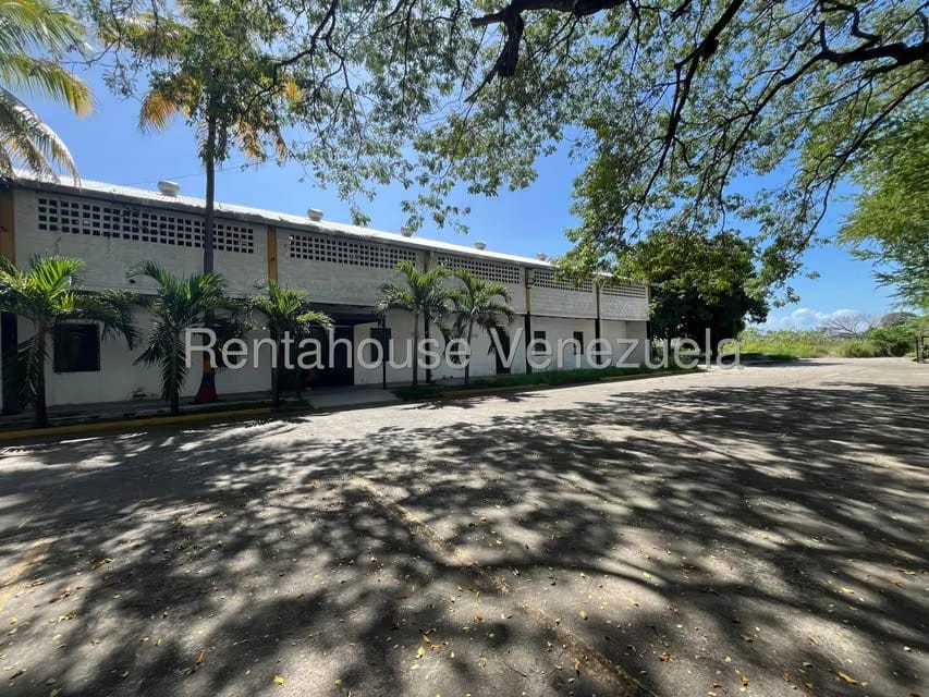 Comercial (Local Comercial) en Alquiler en Zona Industrial San Vicente, Aragua - 3