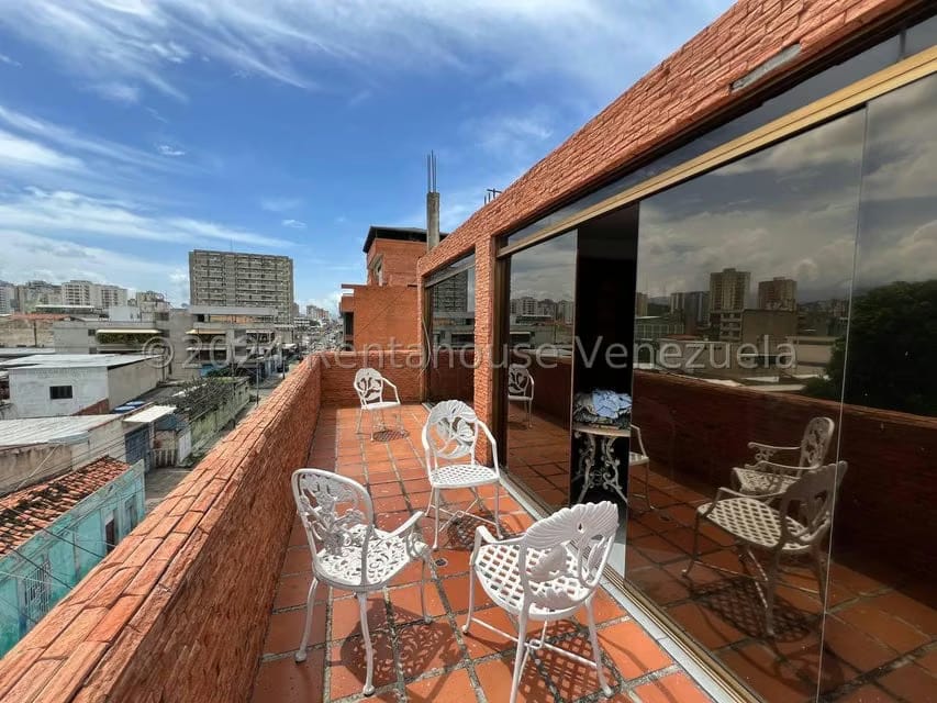 Comercial (Edificio) en Venta en Avenida Páez, Aragua - 101
