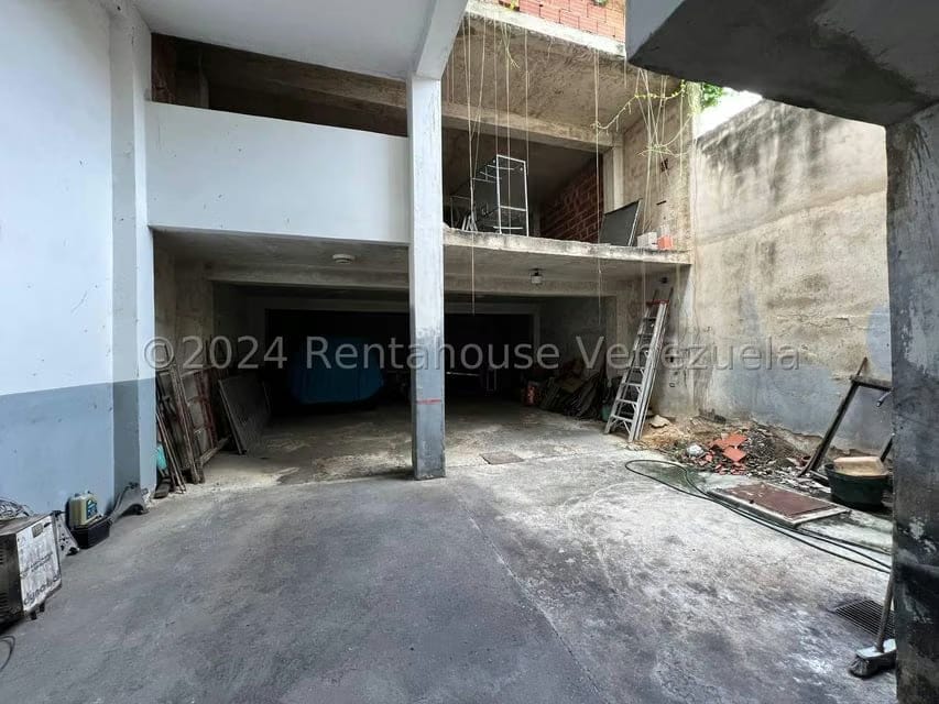 Comercial (Edificio) en Venta en Avenida Páez, Aragua - 104
