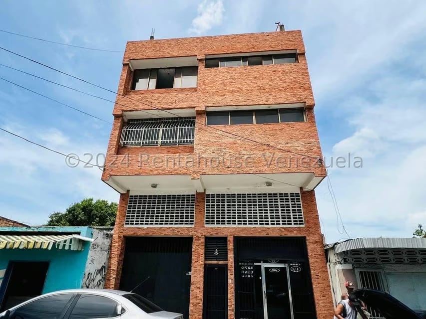 Comercial (Edificio) en Venta en Avenida Páez, Aragua - 109