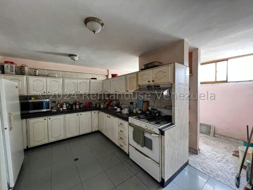 Comercial (Edificio) en Venta en Avenida Páez, Aragua - 57