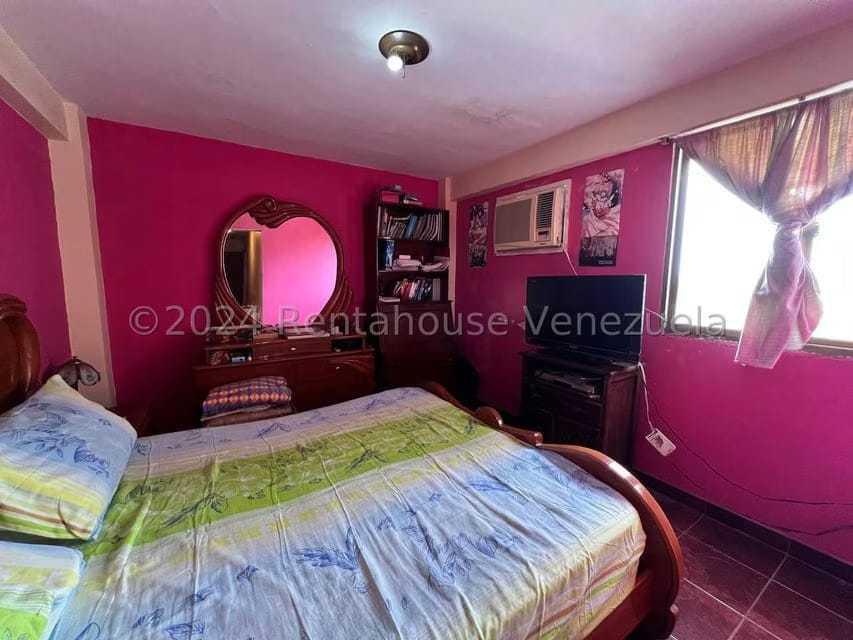 Comercial (Edificio) en Venta en Avenida Páez, Aragua - 74