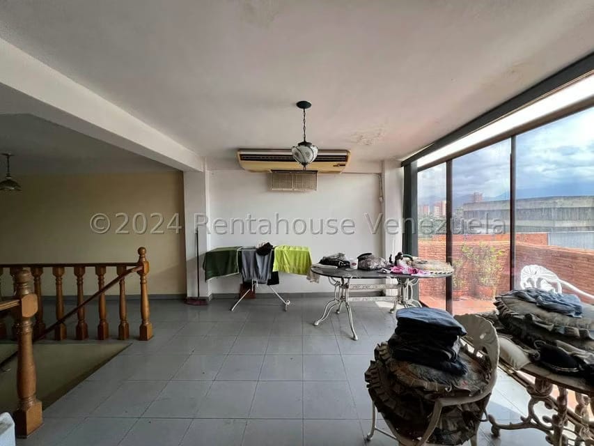 Comercial (Edificio) en Venta en Avenida Páez, Aragua - 85
