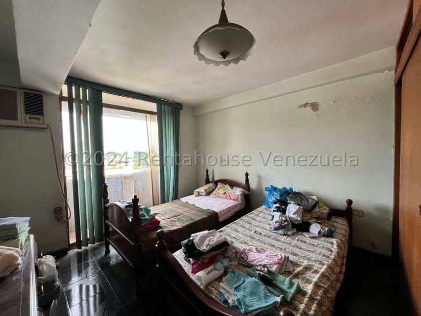 Comercial (Edificio) en Venta en Avenida Páez, Aragua - 90