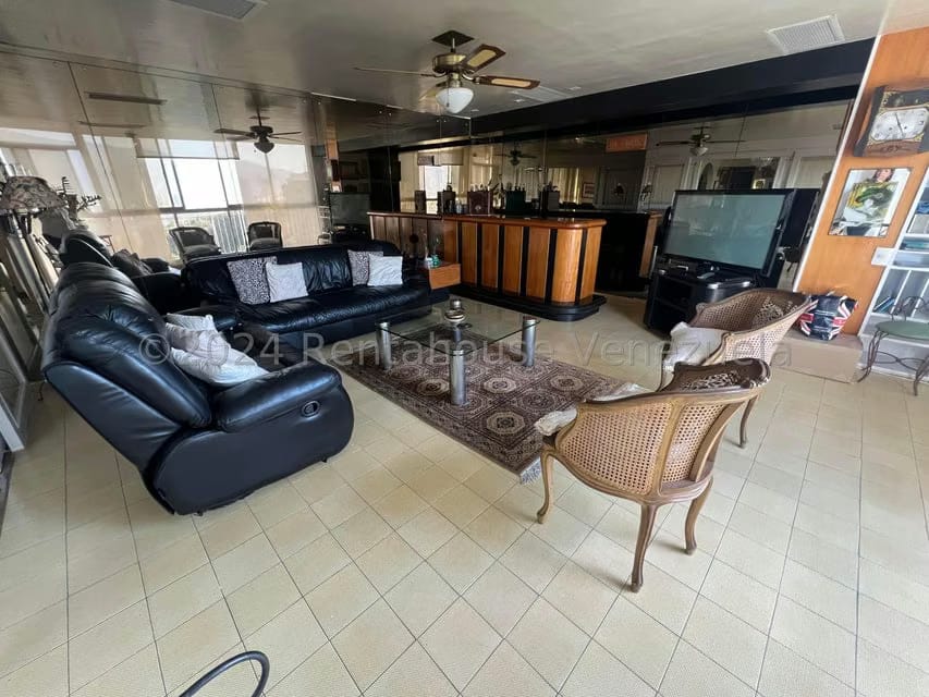 Apartamento (1 Nivel) en Venta en Colinas de Bello Monte, Distrito Metropolitano - 17