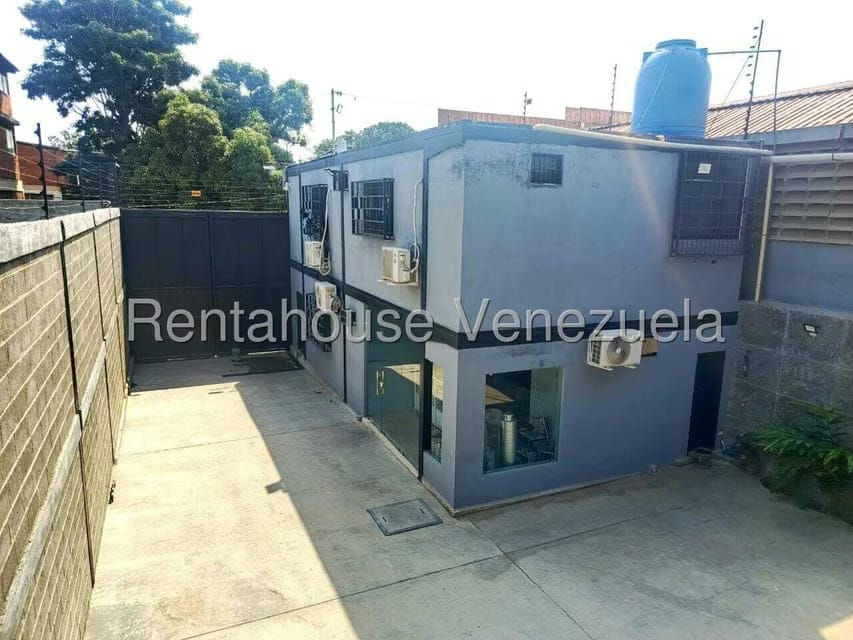 Comercial (Galpon - Deposito) en Venta en Centro, Lara - 18