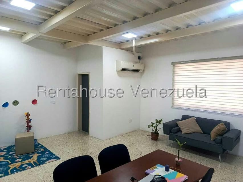 Comercial (Galpon - Deposito) en Venta en Centro, Lara - 23