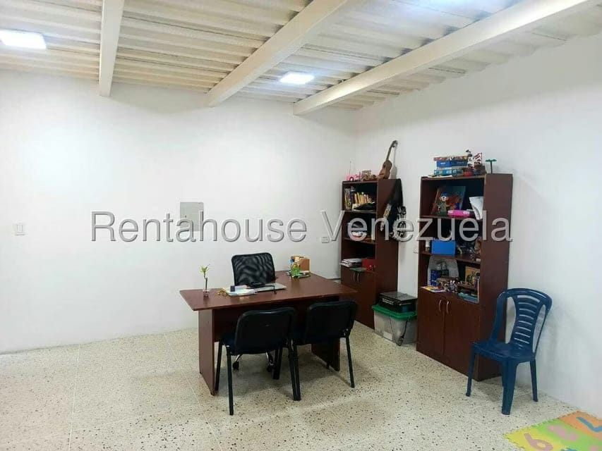 Comercial (Galpon - Deposito) en Venta en Centro, Lara - 24