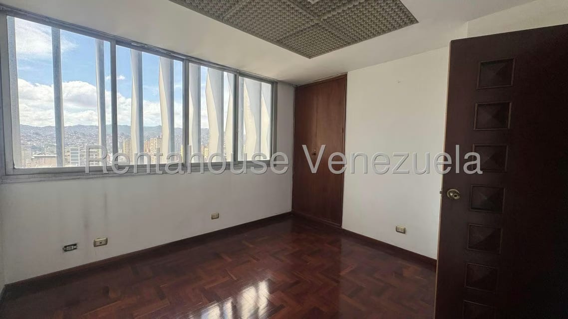 Comercial (Local Comercial) en Venta en Parroquia Catedral, Distrito Metropolitano - 14